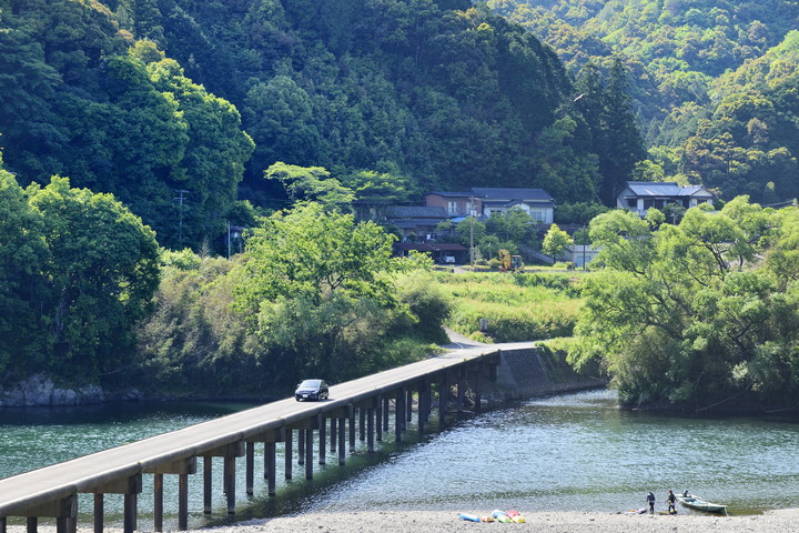 勝間沈下橋（高知県）