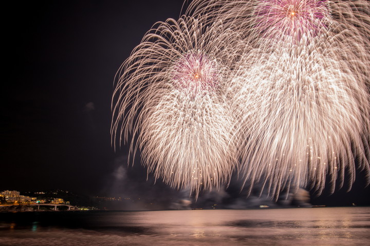 湯河原温泉海上花火大会
