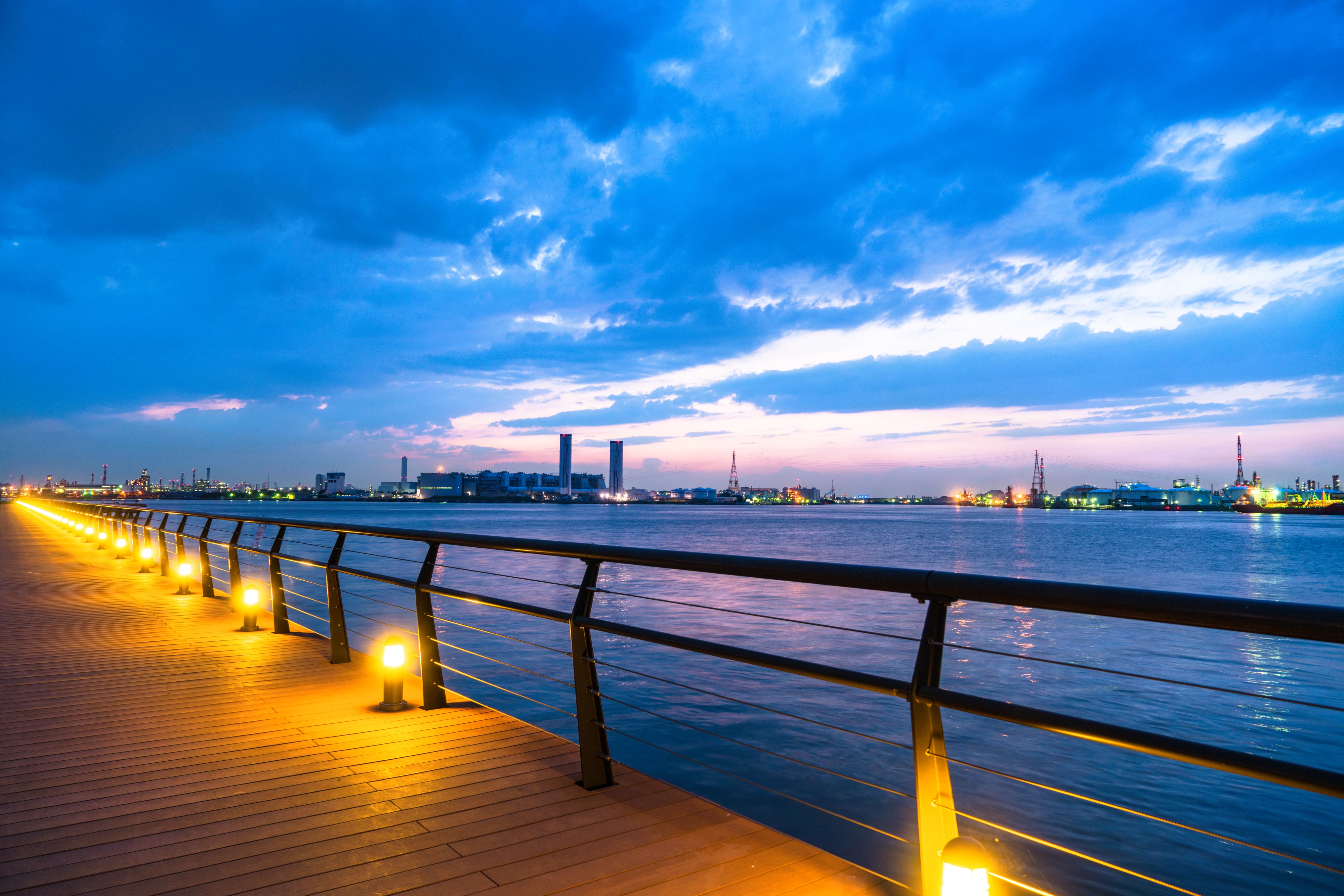 京浜工業地帯・東扇島の夜景