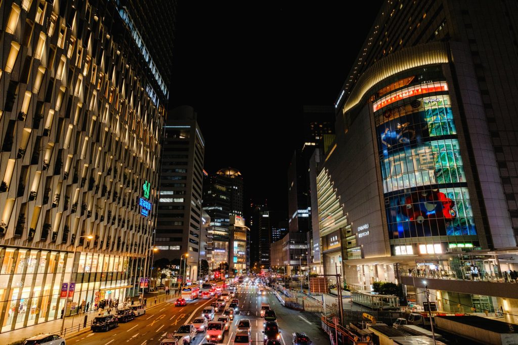 夜の梅田駅周辺