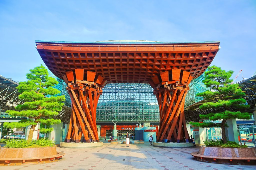 金沢駅東口の鼓門