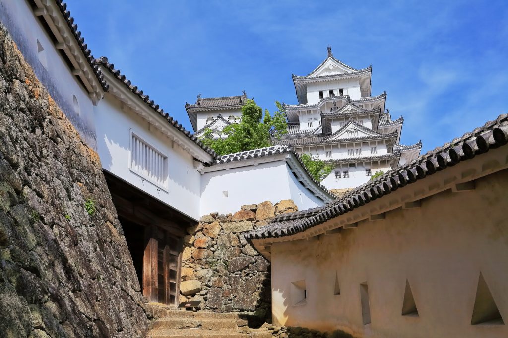 晴天下の姫路城